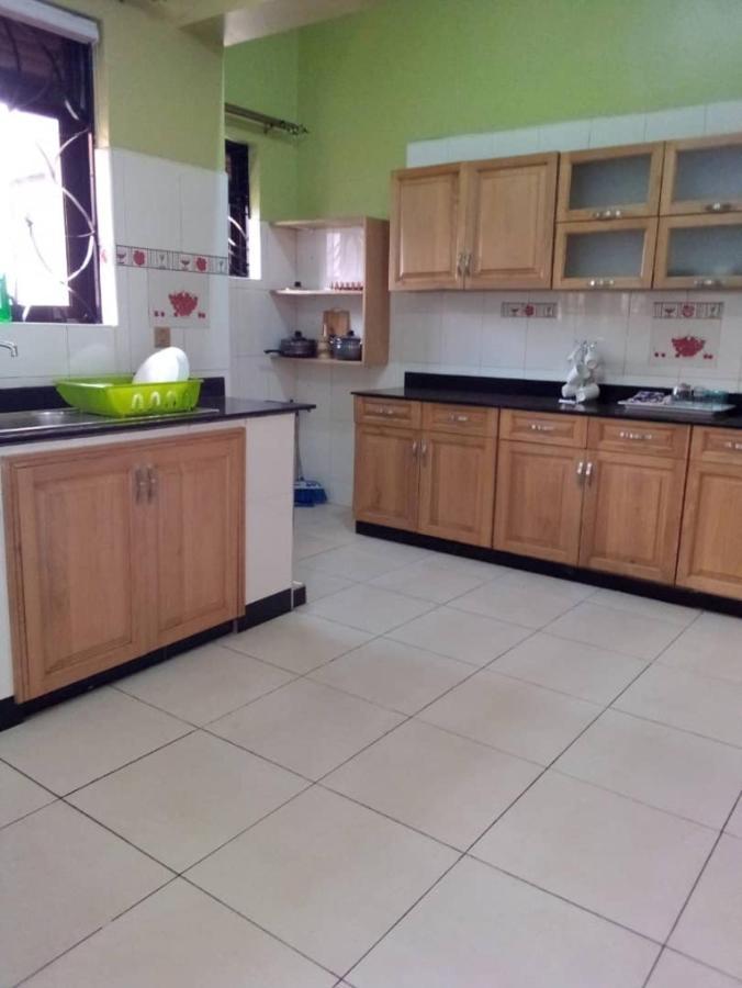 Palatine Apartments Makindye Kizungu, คัมพาลา ภายนอก รูปภาพ