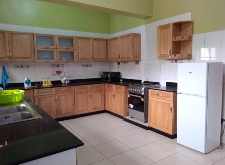 Palatine Apartments Makindye Kizungu, คัมพาลา ภายนอก รูปภาพ